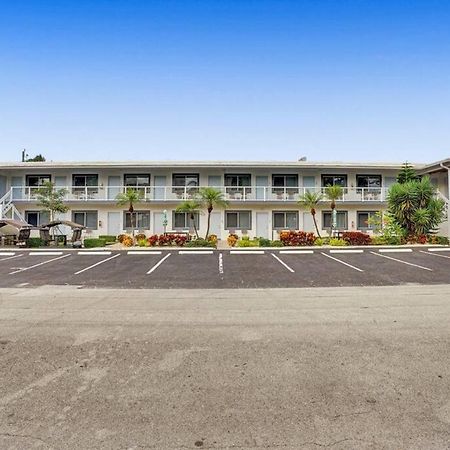 Waves Beach Town Studio Apartment Pompano Beach Exteriér fotografie